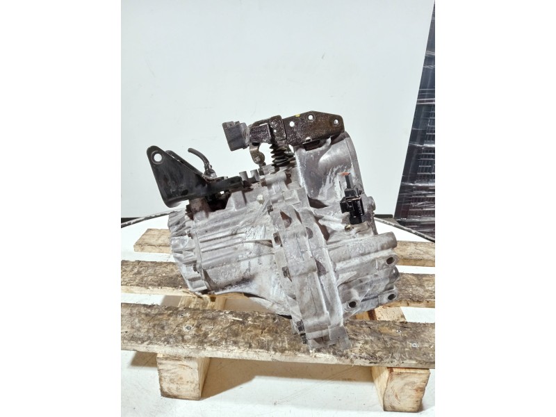 Recambio de caja cambios para hyundai coupe (gk) referencia OEM IAM J41873 553637 5V
