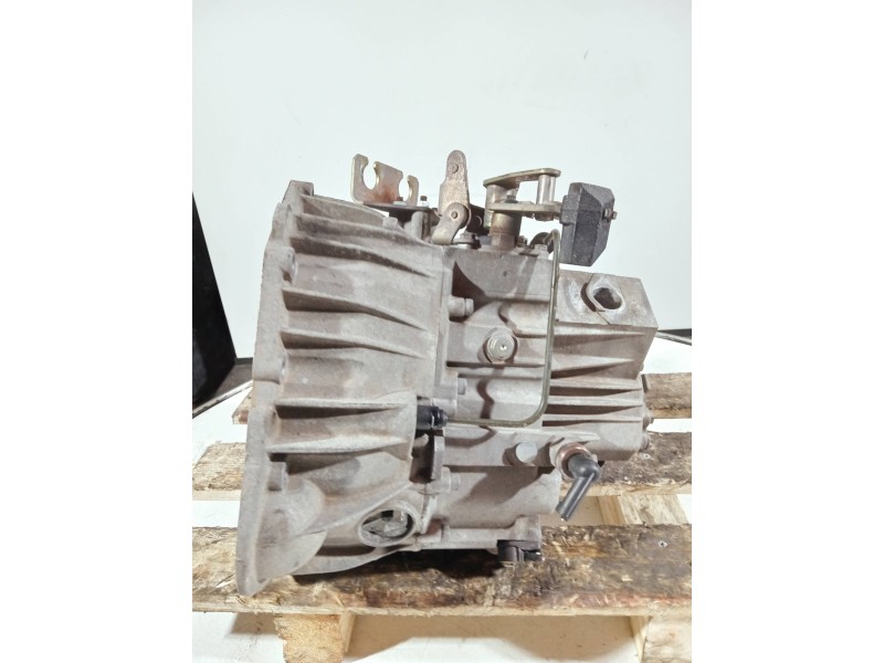 Recambio de caja cambios para mercedes vito (w638) combi referencia OEM IAM 711968 71196800285650A6382002300 26Q9040303 5V