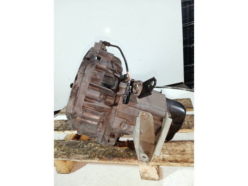 Recambio de caja cambios para volvo serie 440 referencia OEM IAM M59373 D033564 5V