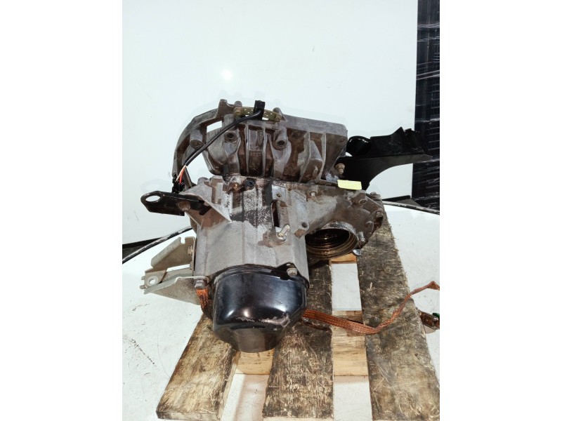 Recambio de caja cambios para volvo serie 440 referencia OEM IAM M59373 D033564 5V