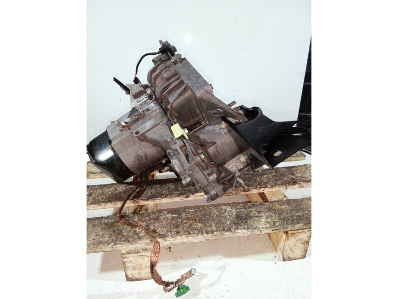 Recambio de caja cambios para volvo serie 440 referencia OEM IAM M59373 D033564 5V