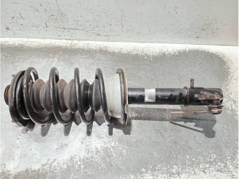 Recambio de amortiguador delantero derecho para volvo serie 440 referencia OEM IAM 333100KYB  