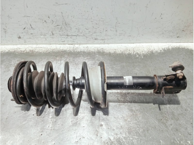 Recambio de amortiguador delantero izquierdo para volvo serie 440 referencia OEM IAM 333101KYB  