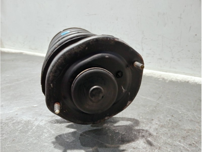 Recambio de amortiguador delantero izquierdo para volvo serie 440 referencia OEM IAM 333101KYB  