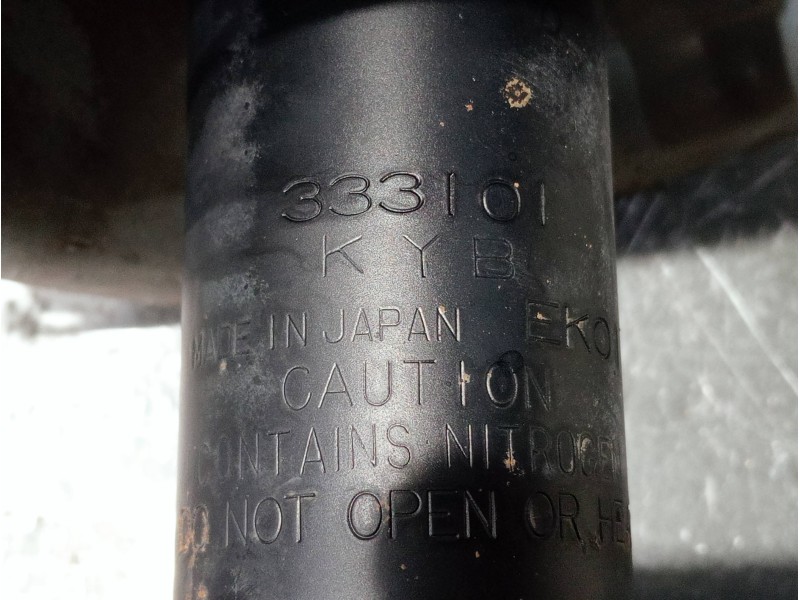 Recambio de amortiguador delantero izquierdo para volvo serie 440 referencia OEM IAM 333101KYB  