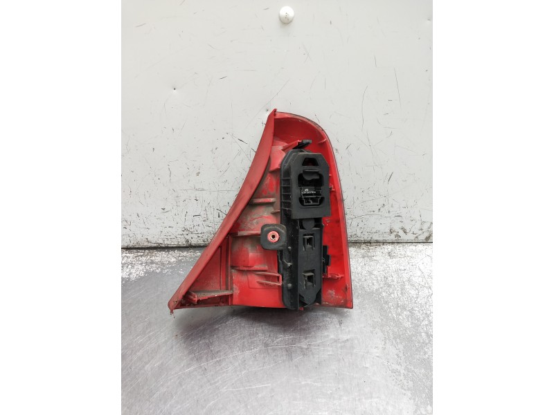 Recambio de piloto trasero izquierdo para renault clio ii fase ii (b/cb0) referencia OEM IAM   