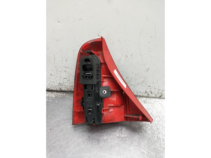 Recambio de piloto trasero izquierdo para renault clio ii fase ii (b/cb0) referencia OEM IAM   