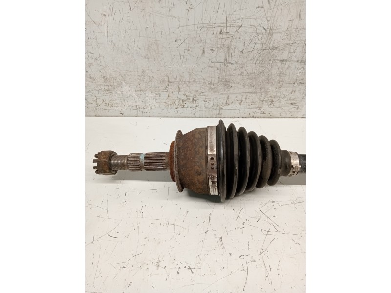 Recambio de transmision delantera izquierda para opel corsa b referencia OEM IAM 90576704  