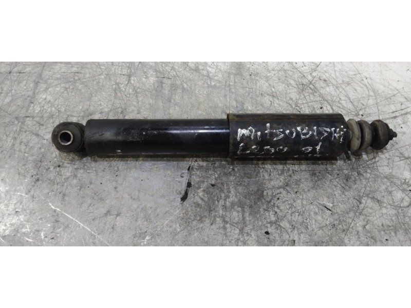 Recambio de amortiguador delantero derecho para mitsubishi l 200 (k6/7) 2500 td glx (4-ptas.) referencia OEM IAM   