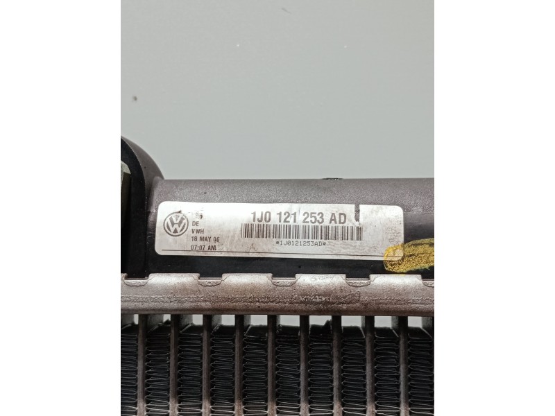 Recambio de radiador agua para audi a3 (8l) referencia OEM IAM 1J0121253AD  