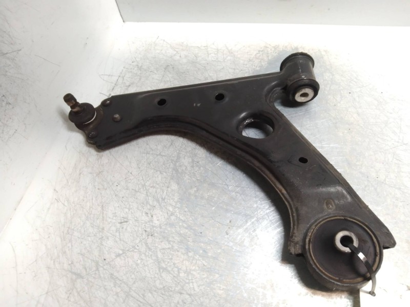 Recambio de brazo suspension inferior delantero izquierdo para opel corsa d 1.3 16v cdti referencia OEM IAM   