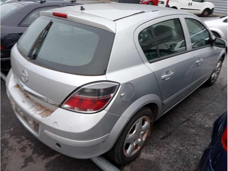 opel astra h berlina del año 2008