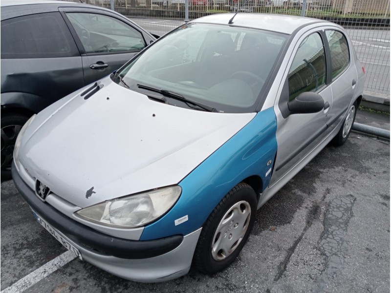 peugeot 206 berlina del año 2002