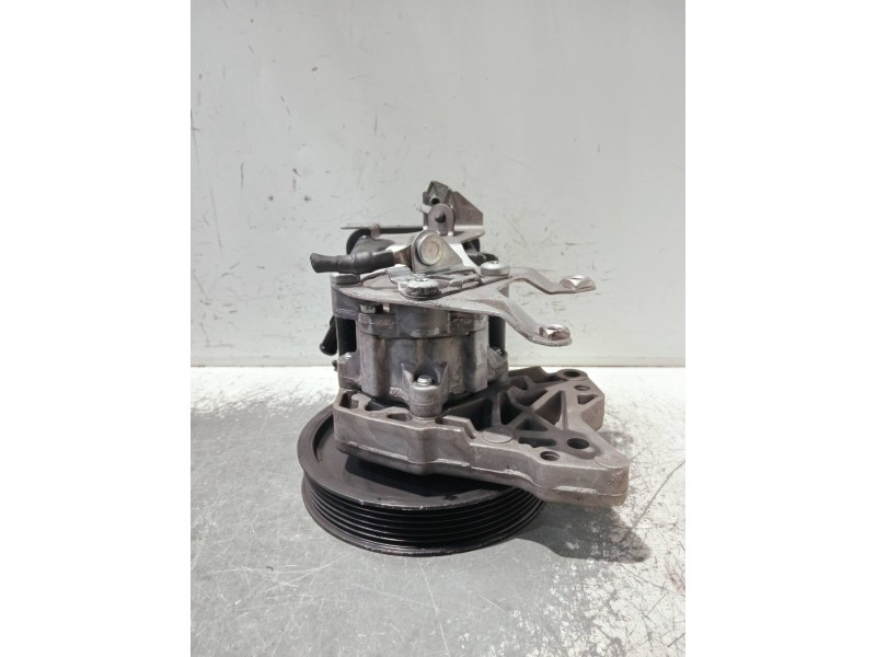 Recambio de bomba direccion para bmw serie 3 compact (e46) referencia OEM IAM 675657501E 7692974519 
