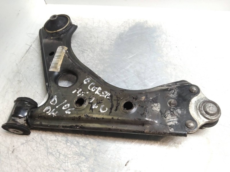 Recambio de brazo suspension inferior delantero derecho para opel corsa d 1.4 16v referencia OEM IAM   