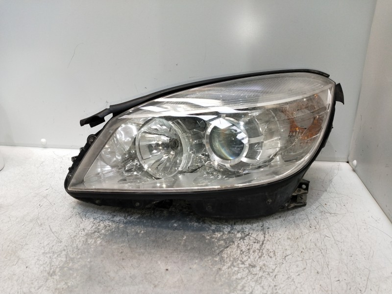 Recambio de faro izquierdo para mercedes clase c (w204) berlina c 200 cdi blueefficiency (204.001) referencia OEM IAM A204820836