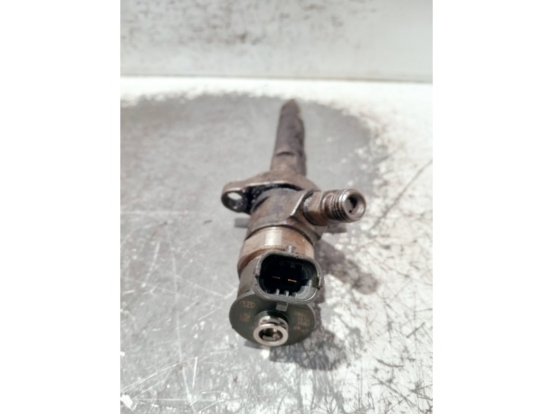Recambio de inyector para peugeot 308 referencia OEM IAM 0445110297  BOSCH