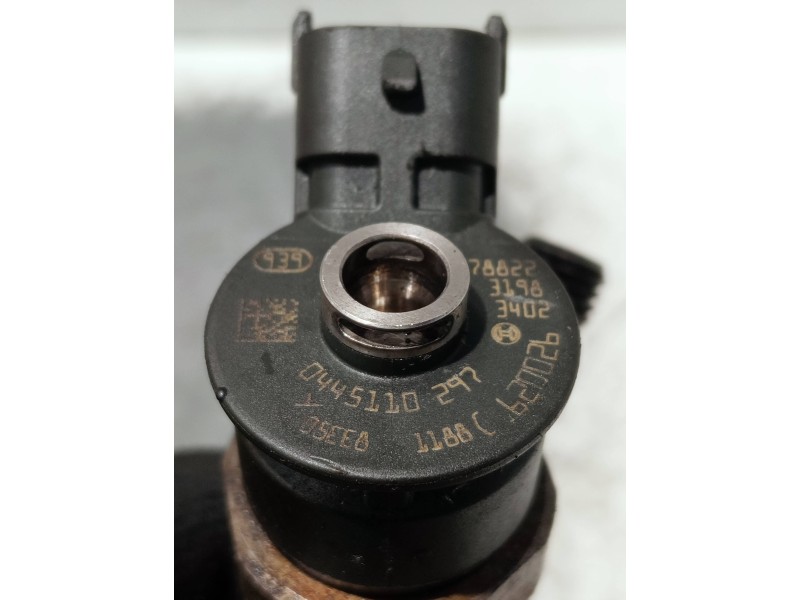 Recambio de inyector para peugeot 308 referencia OEM IAM 0445110297  BOSCH