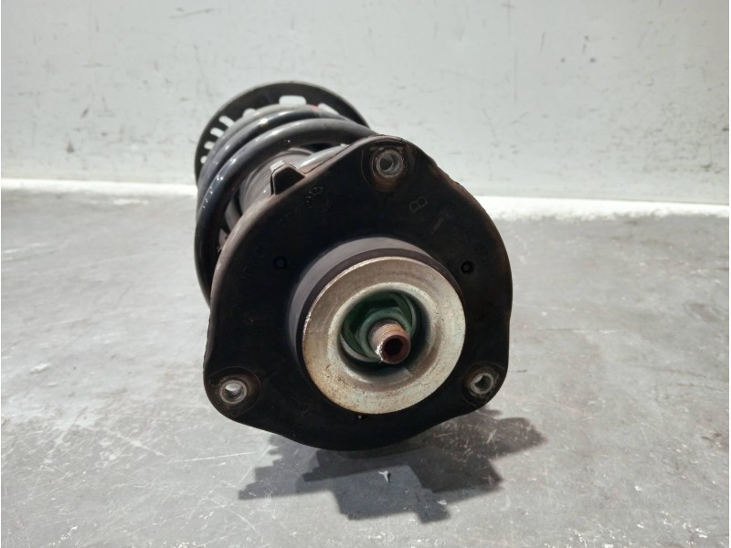 Recambio de amortiguador delantero derecho para seat leon (1p1) referencia OEM IAM 1T0413031 824904004440 