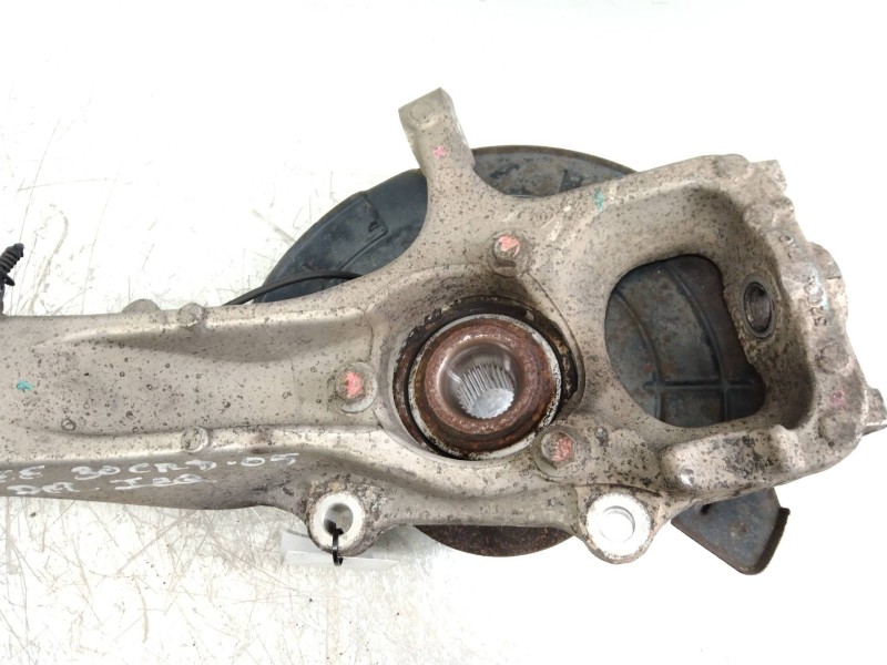 Recambio de mangueta delantera izquierda para jeep gr. cherokee (wh) 3.0 crd cat referencia OEM IAM   