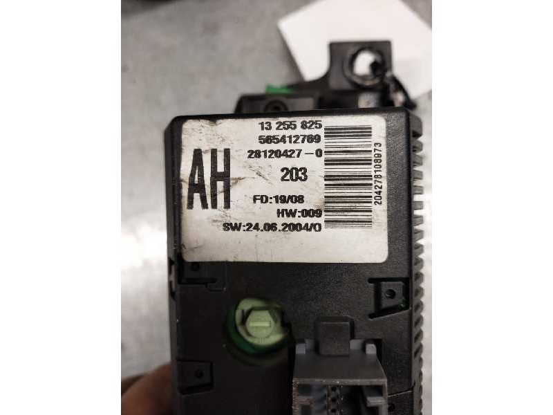 Recambio de pantalla multifuncion para opel combo (corsa c) familiar referencia OEM IAM 13255825 565412769 AH