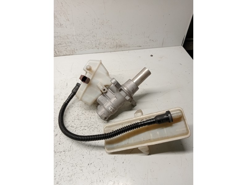 Recambio de bomba freno para citroen c4 picasso referencia OEM IAM 03350890841  