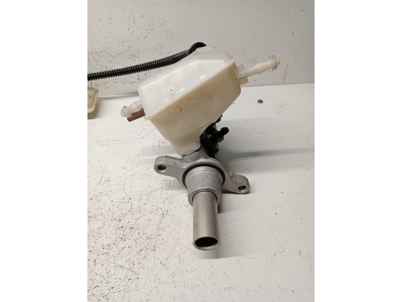 Recambio de bomba freno para citroen c4 picasso referencia OEM IAM 03350890841  