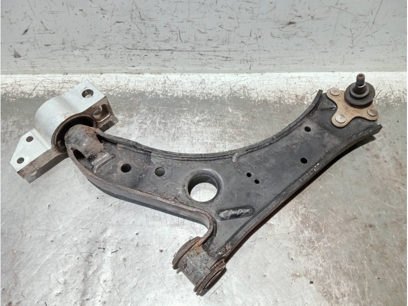 Recambio de brazo suspension inferior delantero izquierdo para volkswagen golf vi variant (aj5) advance referencia OEM IAM 1K040