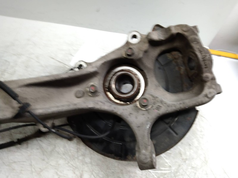 Recambio de mangueta delantera derecha para jeep gr. cherokee (wh) 3.0 crd overland referencia OEM IAM   
