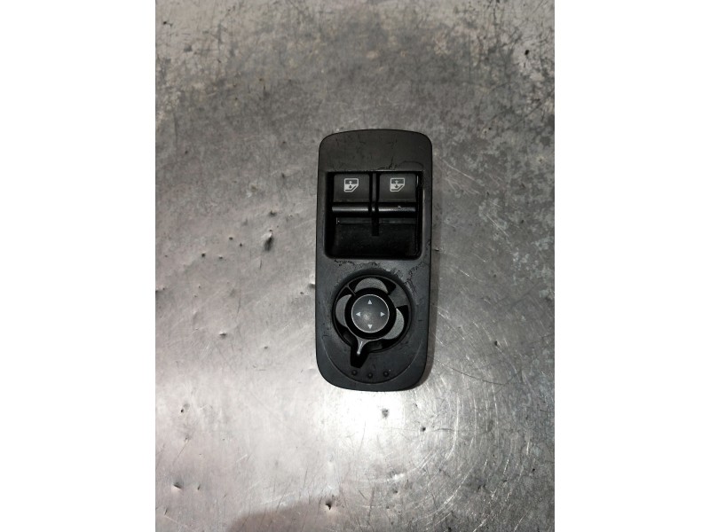 Recambio de mando elevalunas delantero izquierdo para alfa romeo mito (145) referencia OEM IAM 01560851700 30170304 3P