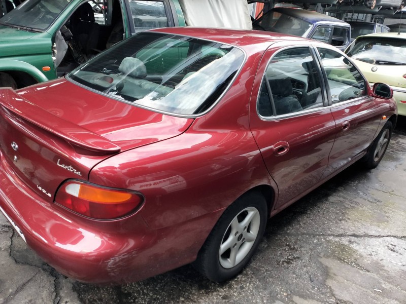 hyundai lantra berlina (rd) del año 1996