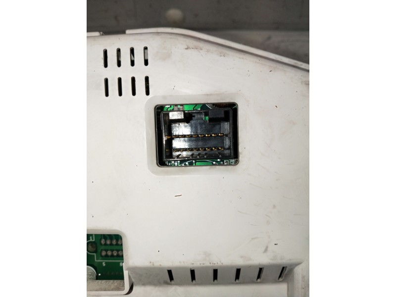 Recambio de cuadro instrumentos para hyundai coupe (gk) referencia OEM IAM 940132C220  