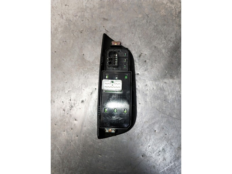 Recambio de mando elevalunas delantero izquierdo para hyundai coupe (gk) referencia OEM IAM 935702C500  