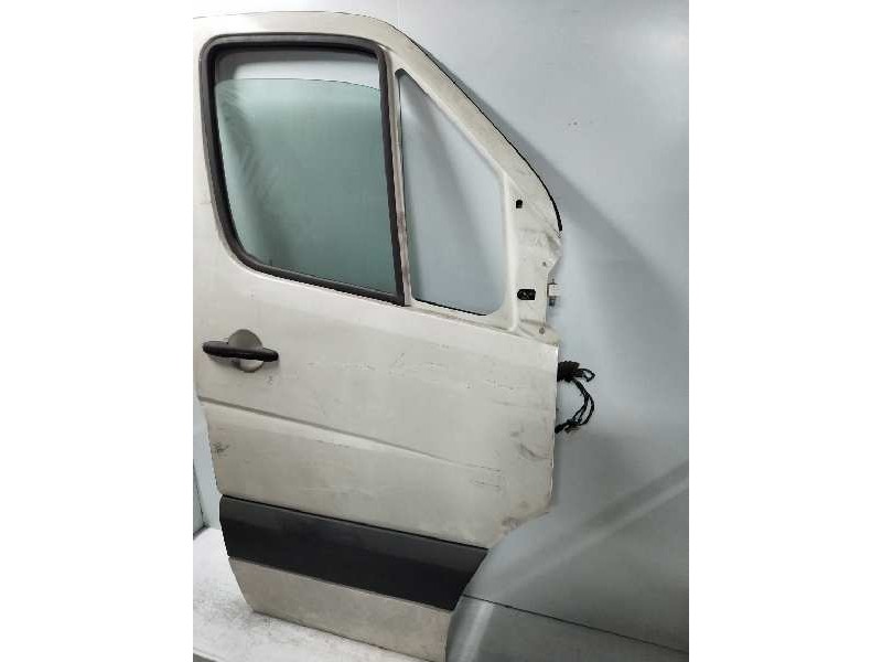 Recambio de puerta delantera derecha para volkswagen crafter caja cerrada referencia OEM IAM   