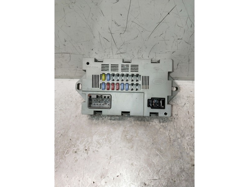 Recambio de caja reles / fusibles para jaguar f-pace referencia OEM IAM CPLA14Q073AA   Recambio de caja reles / fusibles para jaguar f-pace referencia OEM IAM CPLA14Q073AA