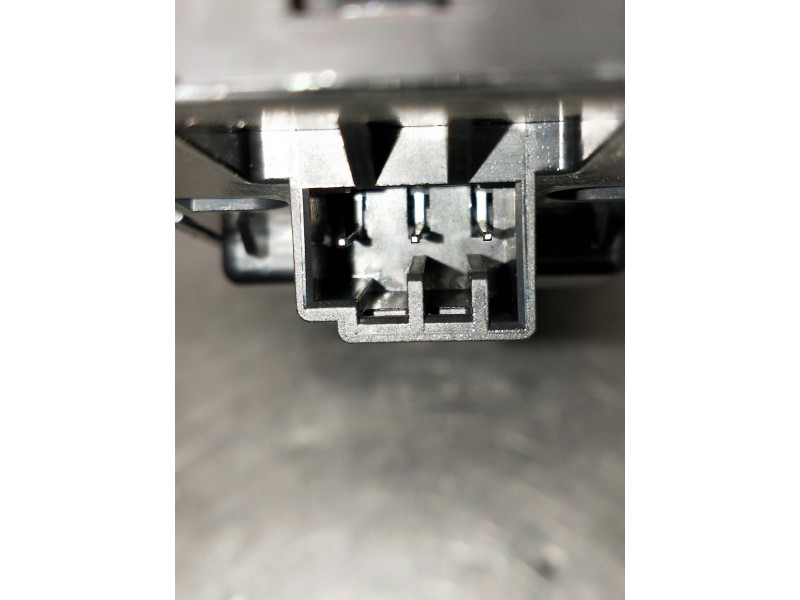 Recambio de mando elevalunas delantero izquierdo para jaguar f-pace referencia OEM IAM SWI7138MF00F  5P