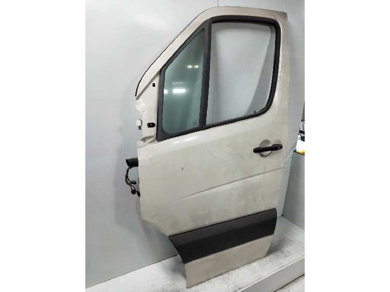 Recambio de puerta delantera izquierda para volkswagen crafter caja cerrada referencia OEM IAM   