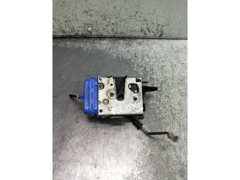 Recambio de motor cierre centralizado trasero izquierdo para audi a3 (8l) referencia OEM IAM   5P
