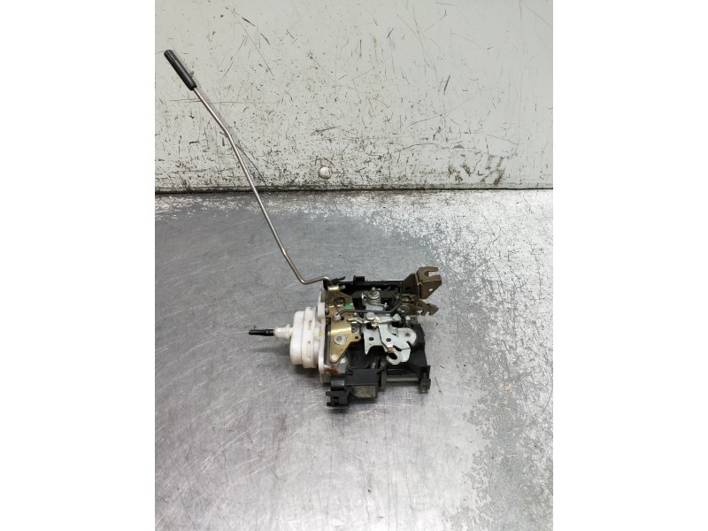 Recambio de motor cierre centralizado delantero derecho para audi a3 (8l) referencia OEM IAM   5P