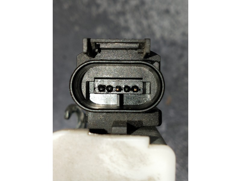 Recambio de motor cierre centralizado delantero derecho para audi a3 (8l) referencia OEM IAM   5P