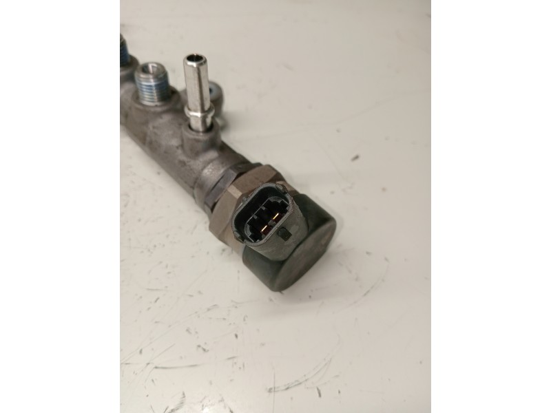 Recambio de rampa inyectora para jaguar f-pace referencia OEM IAM 0445214332 G4D39D280AA  Recambio de rampa inyectora para jaguar f-pace referencia OEM IAM 0445214332 G4D39D280AA