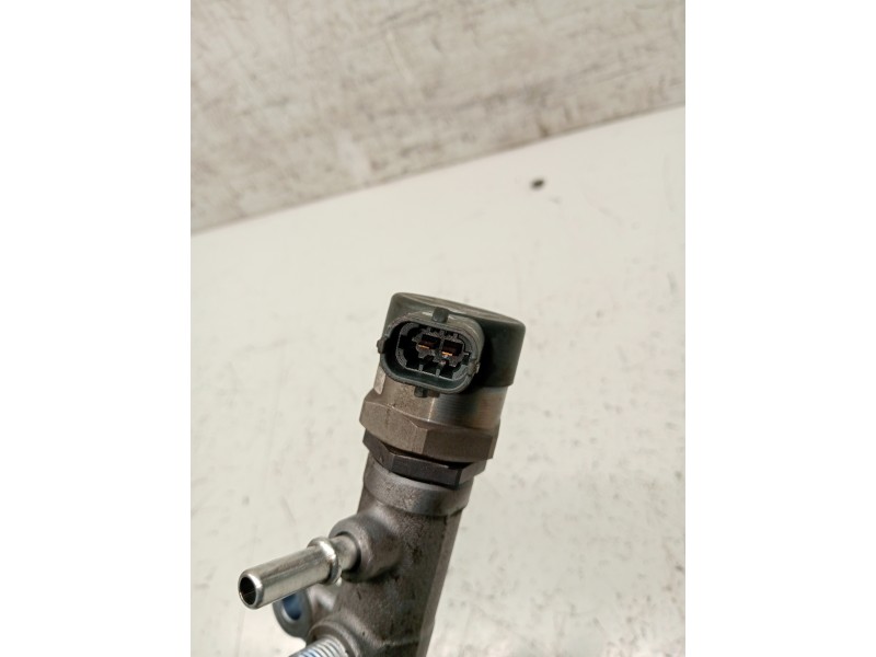 Recambio de rampa inyectora para jaguar f-pace referencia OEM IAM 0445214332 G4D39D280AA  Recambio de rampa inyectora para jaguar f-pace referencia OEM IAM 0445214332 G4D39D280AA