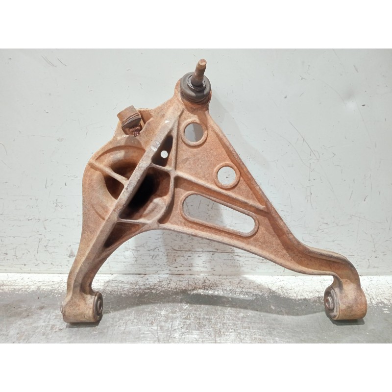 Recambio de brazo suspension inferior delantero derecho para suzuki grand vitara 5 puertas sq (ft) referencia OEM IAM   