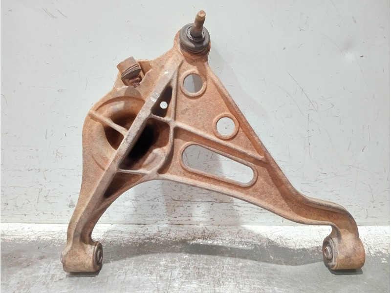 Recambio de brazo suspension inferior delantero derecho para suzuki grand vitara 5 puertas sq (ft) referencia OEM IAM   