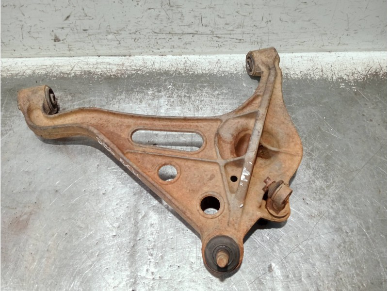 Recambio de brazo suspension inferior delantero derecho para suzuki grand vitara 5 puertas sq (ft) referencia OEM IAM   