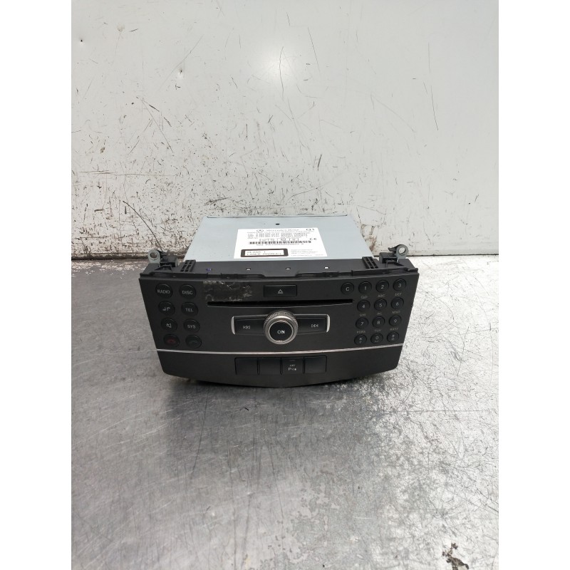 Recambio de sistema audio / radio cd para mercedes clase c (w204) berlina referencia OEM IAM A2049007202 A2049015401 