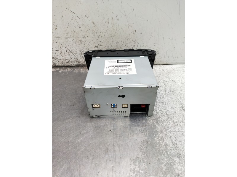 Recambio de sistema audio / radio cd para mercedes clase c (w204) berlina referencia OEM IAM A2049007202 A2049015401 