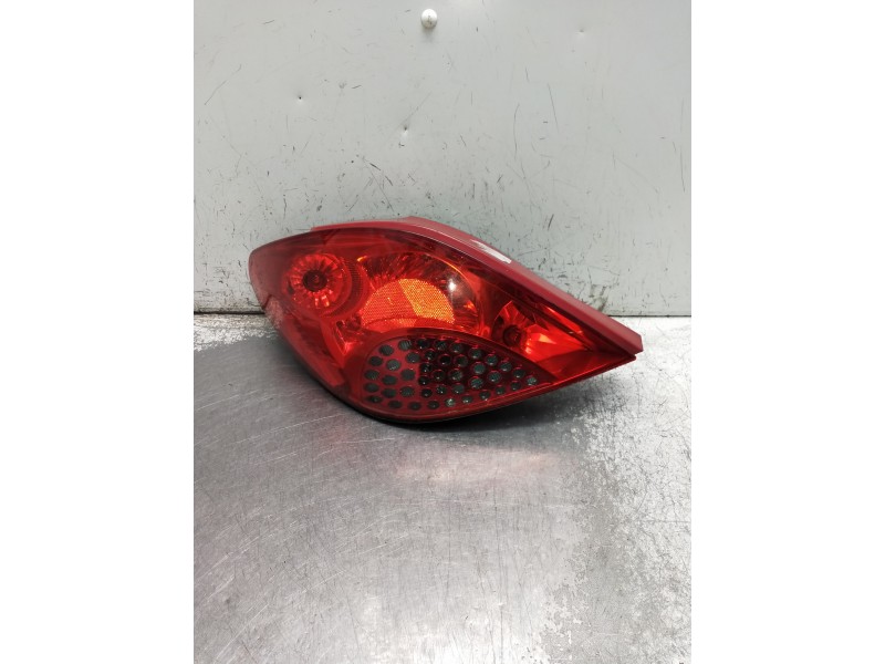 Recambio de piloto trasero izquierdo para peugeot 207 1.6 hdi referencia OEM IAM   