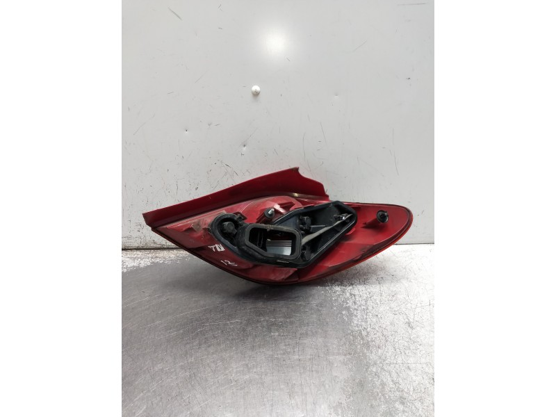 Recambio de piloto trasero izquierdo para peugeot 207 1.6 hdi referencia OEM IAM   