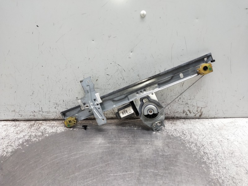 Recambio de elevalunas delantero derecho para peugeot 207 1.6 hdi referencia OEM IAM 9681182280  5P